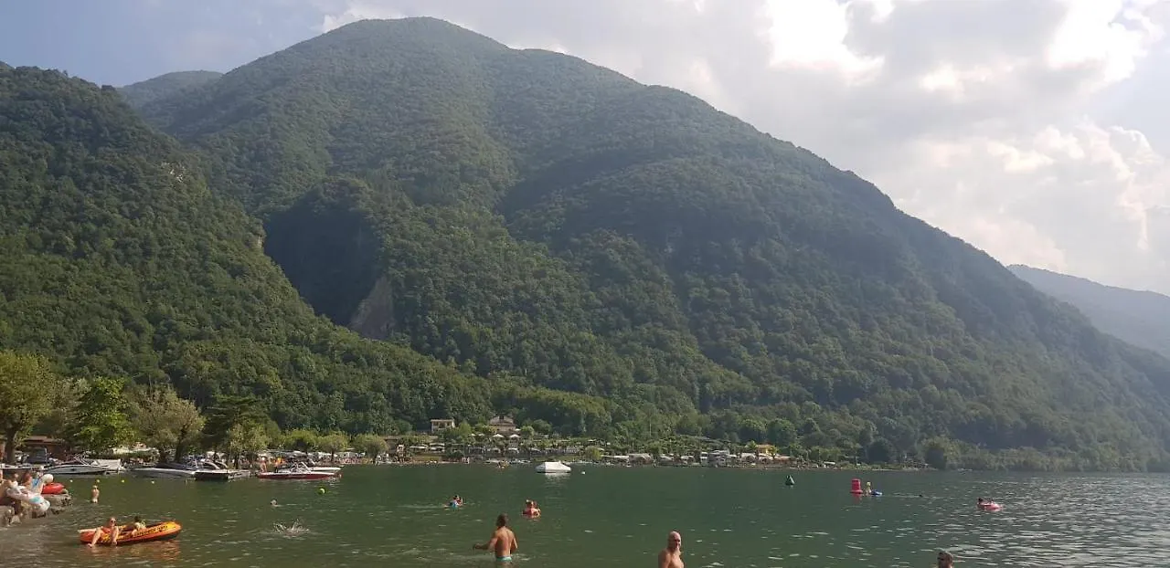 Camping Bungalow At Lake Lugano Hotel Porlezza Italië